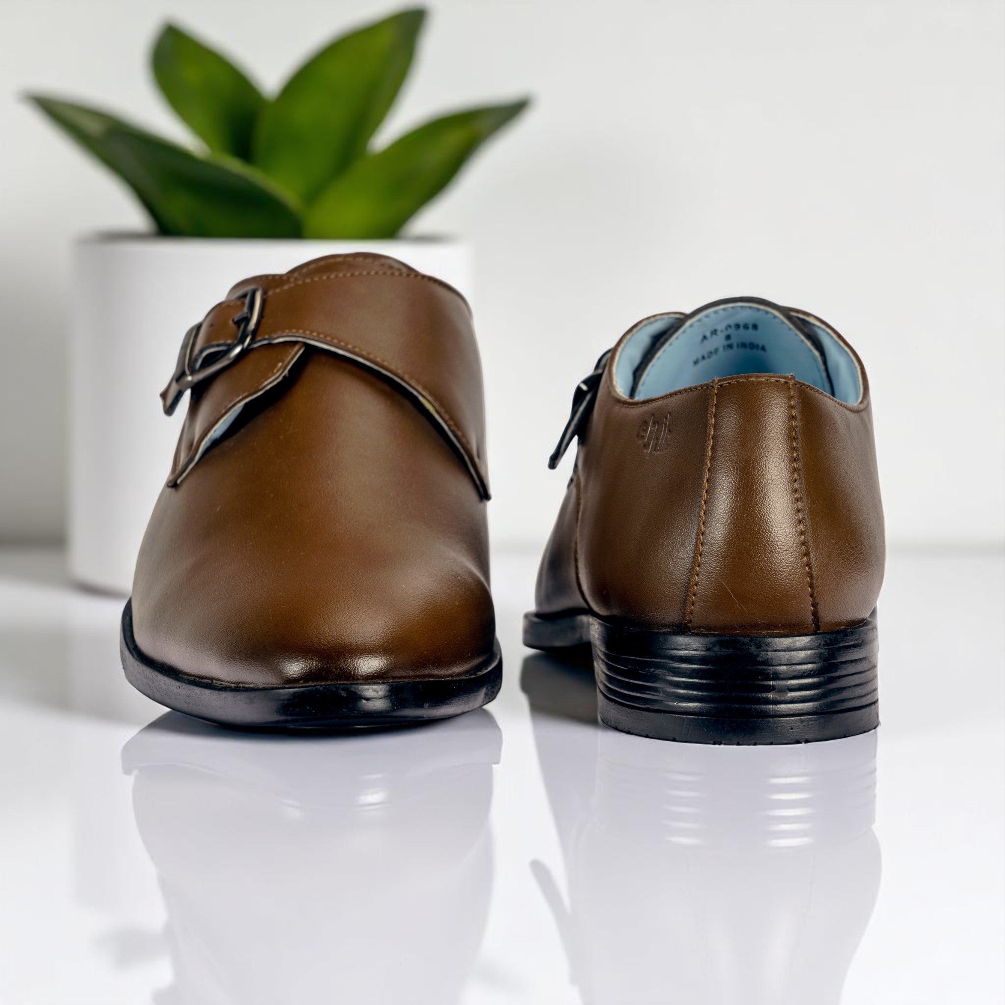 MONK KNIGHT - Tan Brown